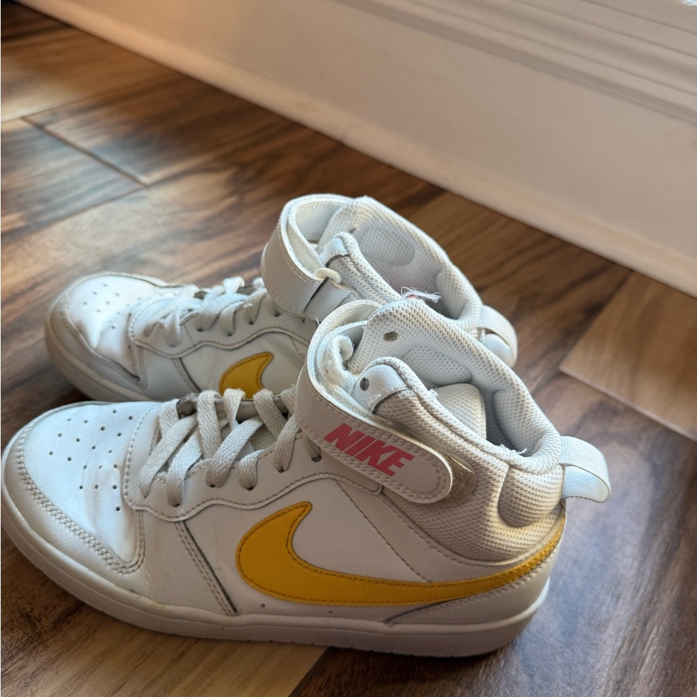 Nike Court Borough Low 2 - Size 5Y (fits women's size 6.5-7)